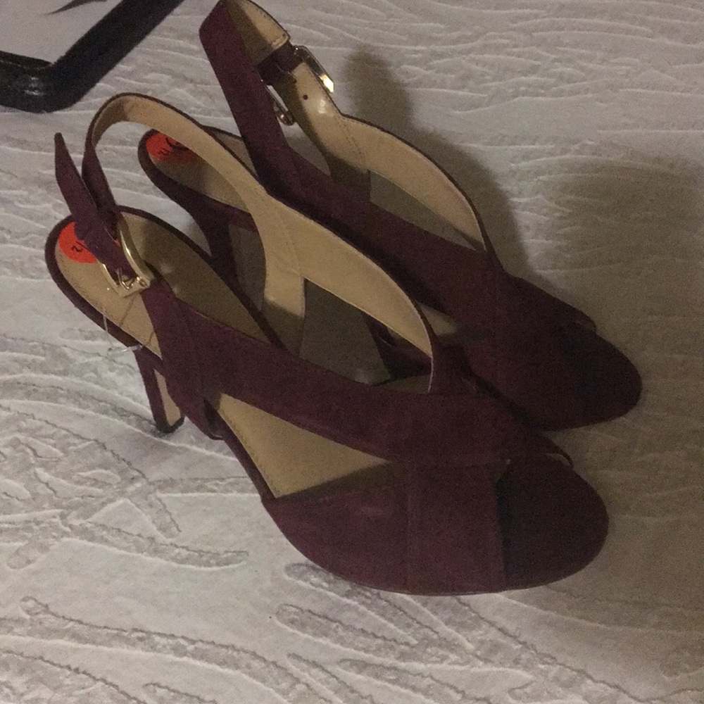 Michael Kors Burgundy Heels - Picture 5 of 8
